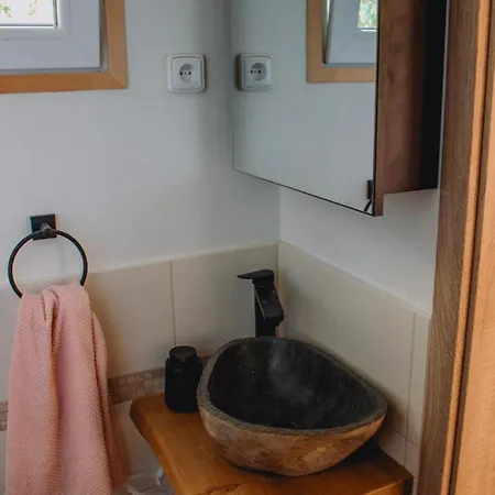 Statek Ráj Netvořice, Tiny House&farm Experience *