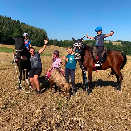 度假居 Statek Raj Netvorice, Tiny House And Farm Experience