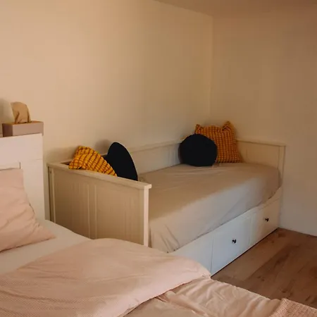 Statek Raj Netvorice, Tiny House And Farm Experience *